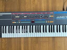 Roland JUNO-106 61-Keys 6 Voice Programmable Polyphonic Synthesizer