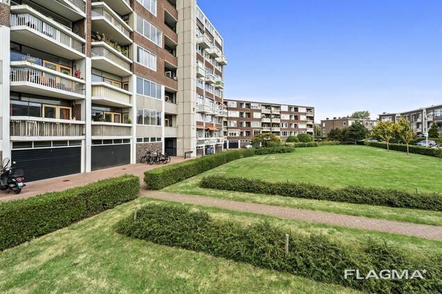 Licht en comfortabel appartement van 88 m² in Bloemenbuurt