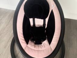 Selling a child seat.