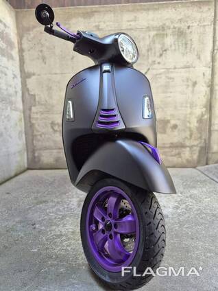 Vespa GTS 300 Scooter